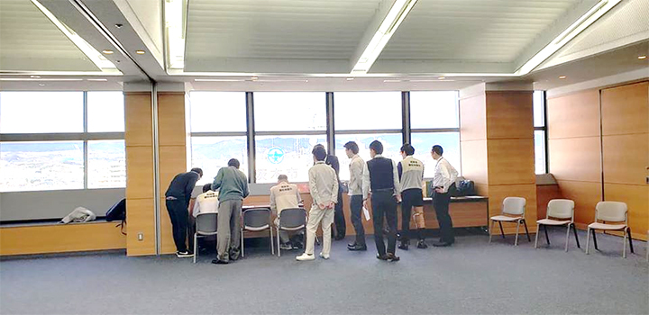 1月・茨木市役所　職員人権研修　高齢者疑似体験